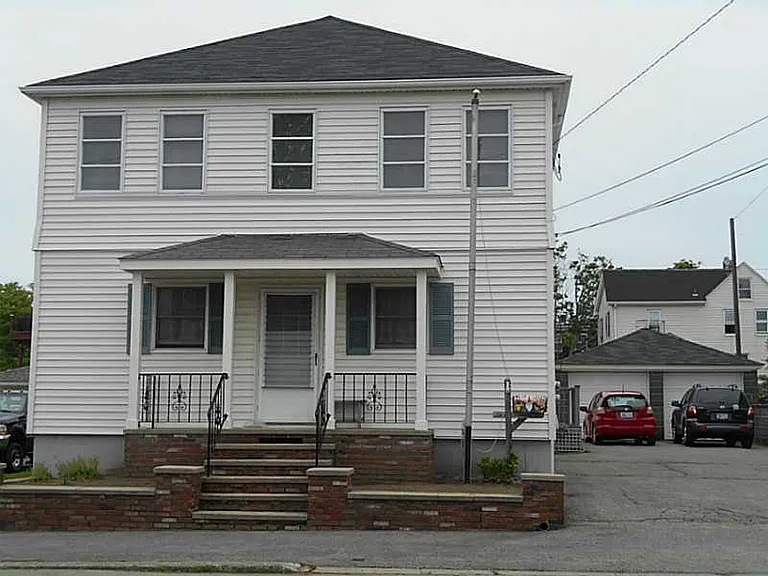 54 Monroe Ave #2 — Photo 1