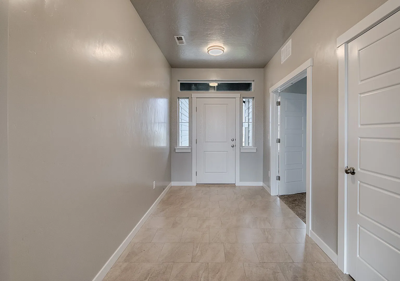 Brand new home in Golden Grove Sub in Meridian — Photo 2