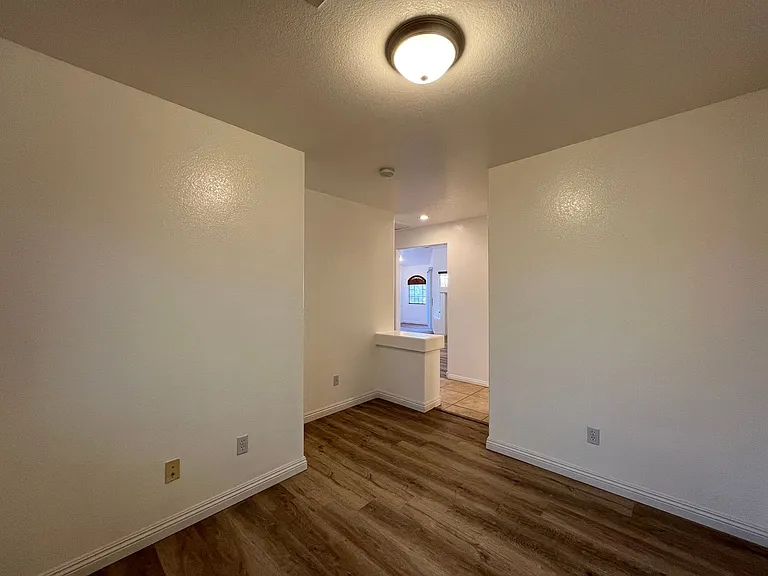 5561 Anticipation Ct — Photo 16