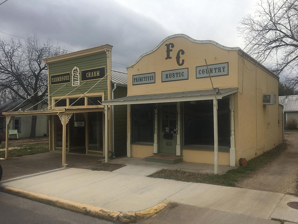 1st image of 613 W Main St