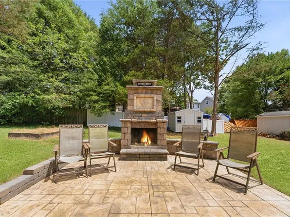 4380 Peaceford Glen Dr, High Point, NC 27265