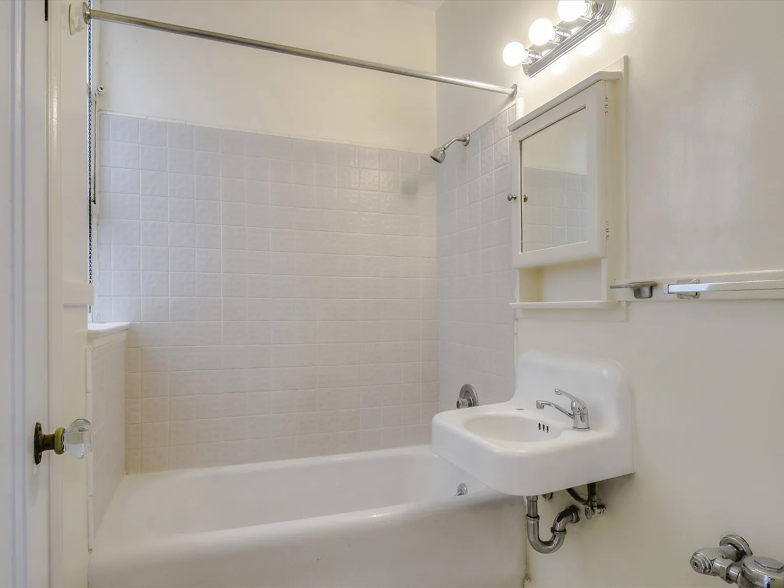 Studio, $3,695 — Photo 1