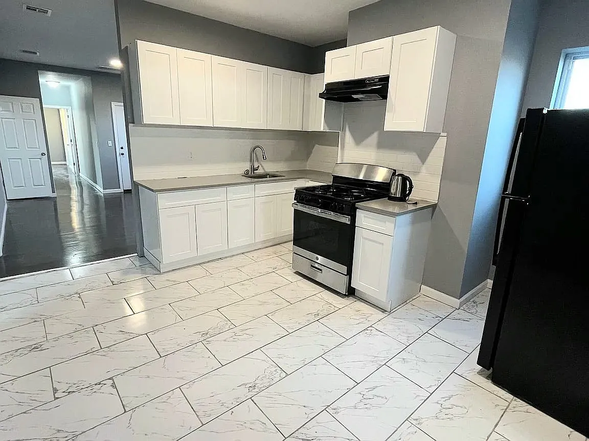 Building Photo - 426 S 9th St #3