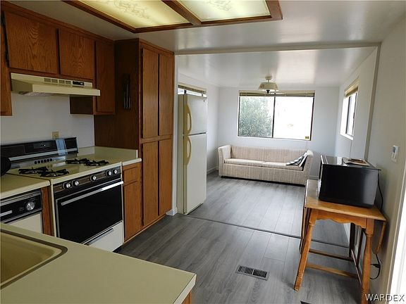3rd image of 568 E King Way