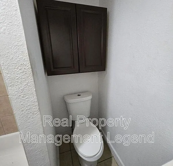 933 Gillham Rd #935 — Photo 4
