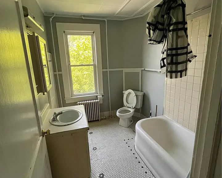 728 Dorsey Ave #3 — Photo 2