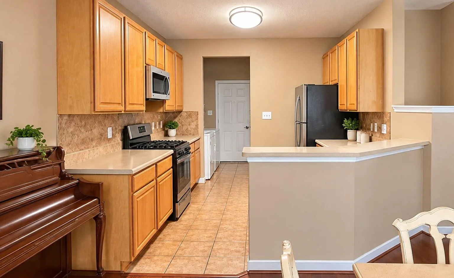 3 bed, 2.5 bath, 1397 sqft, $2,495 — Photo 4