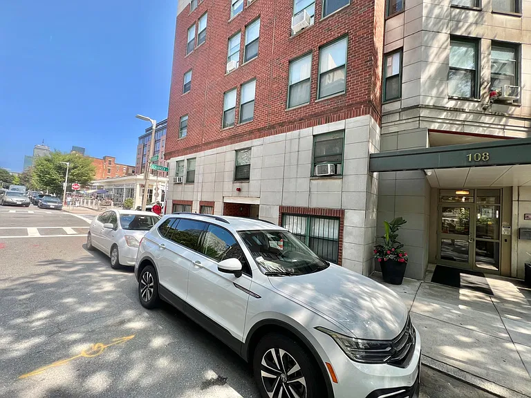 108 Peterborough St #4H — Photo 13
