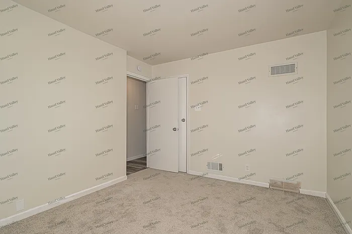 205 McAlpine Dr — Photo 8