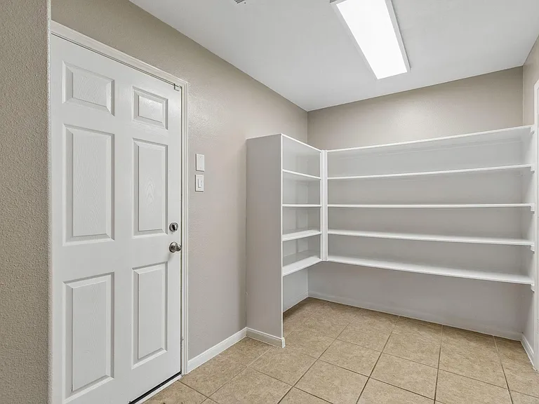 5811 Village Grove Dr — Photo 6