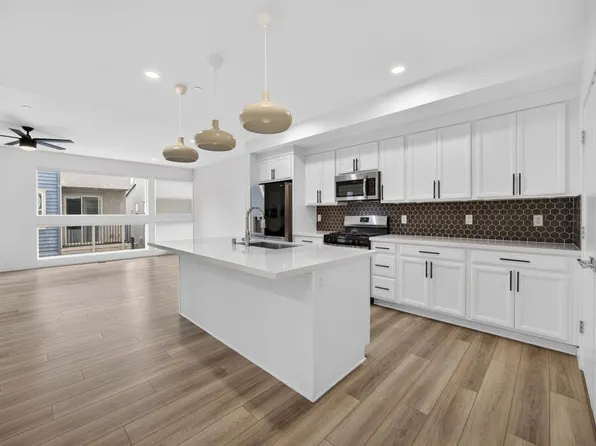 2431 Cleat Ln Unit 101, Sacramento, CA 95815