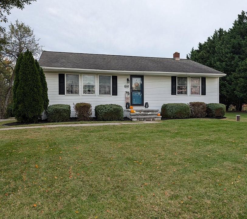 2nd image of 690 Georgetown Rd
