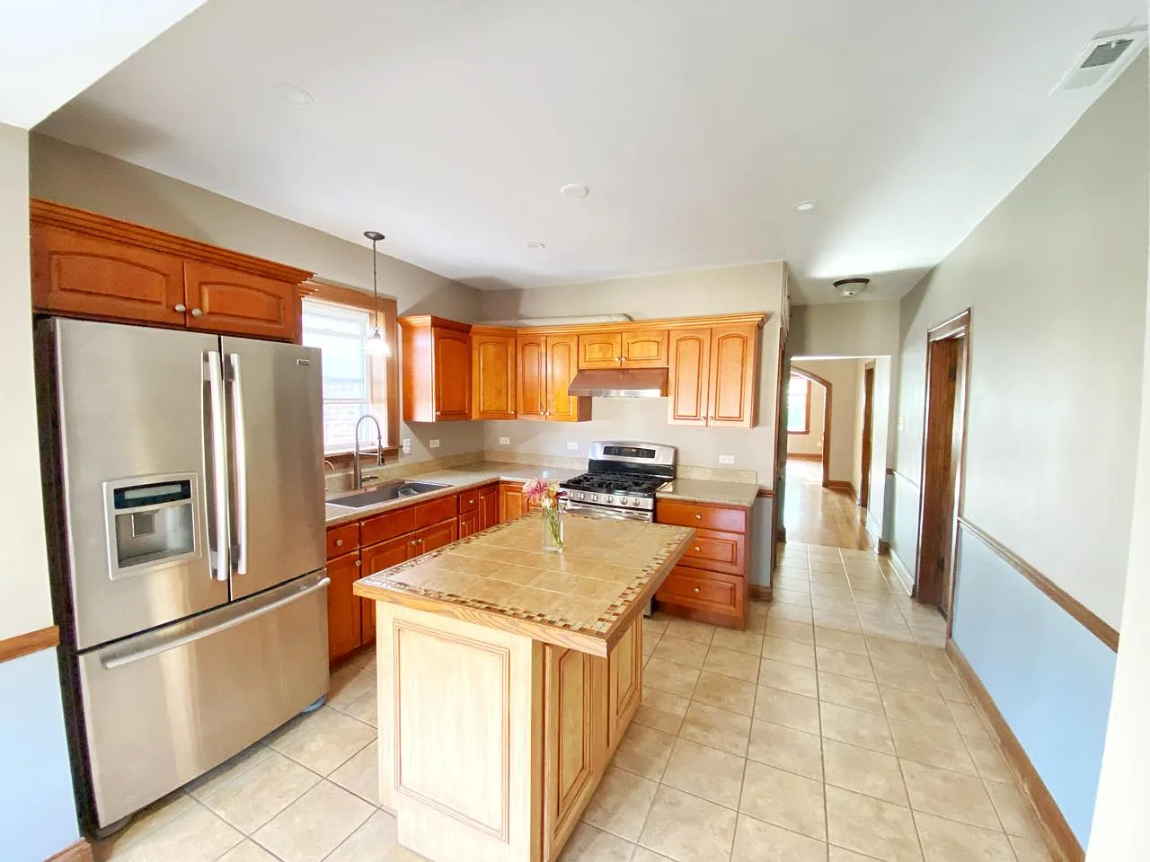 2 bed, 955 sqft, $1,950 — Photo 2