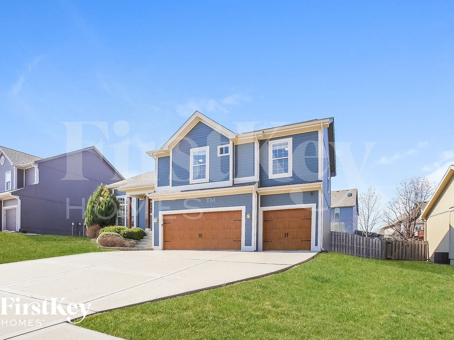 4 bed, 2.5 bath, 2315 sqft, $3,105 — Photo 2