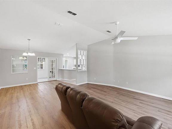 5th image of 25249 SW 18th Ave