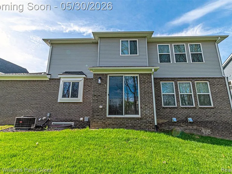 375 Amelia Cir — Photo 6