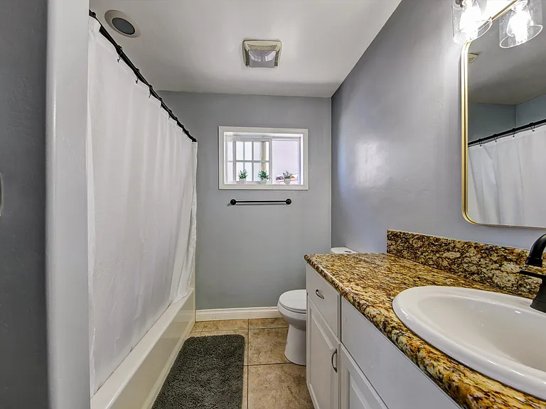 961 Florence St — Photo 19