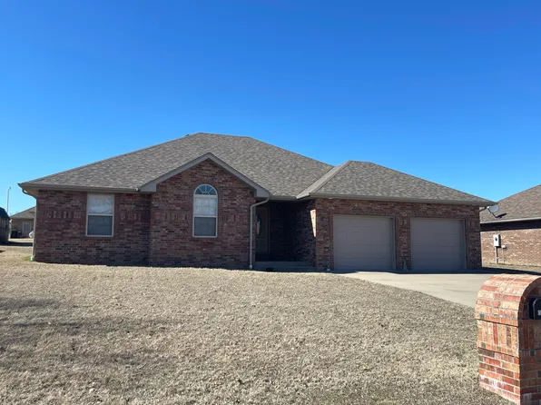 1365 S Mission Avenue, Bolivar, MO 65613