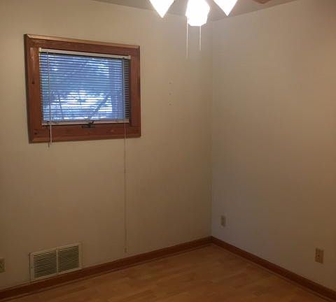 4th image of 150 Lundy St