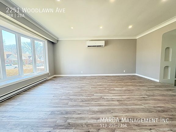 3rd image of 2251 Woodlawn Ave