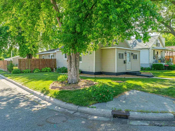 731 Galena St, Lincoln, IL 62656