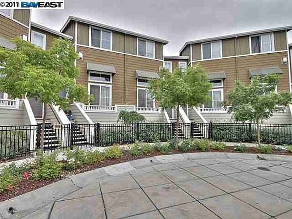 2nd image of 654 Arcadia Dr