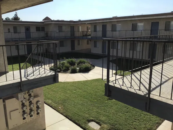 5036 West St, Lancaster, CA
