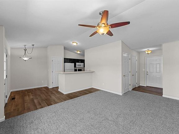 5th image of 101 Equestrian Dr