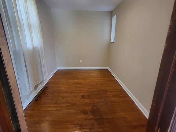 2nd image of 1430 Burtner Rd #200