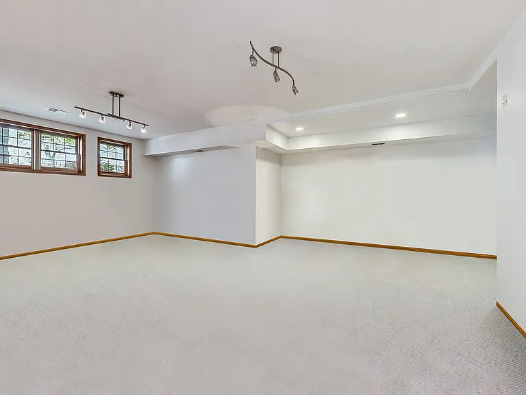 917 W Lakeside Pl #1W — Photo 26