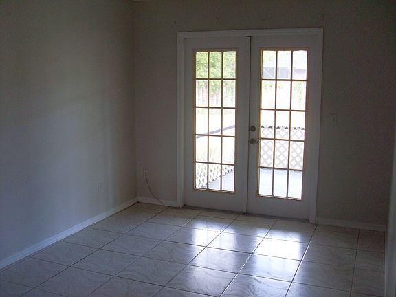 4th image of 2817 SE Eagle Dr