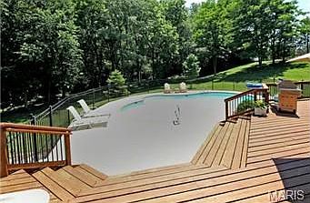 4th image of 401 Forsheer Dr