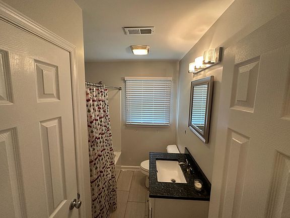 5th image of 320 Mohican Dr