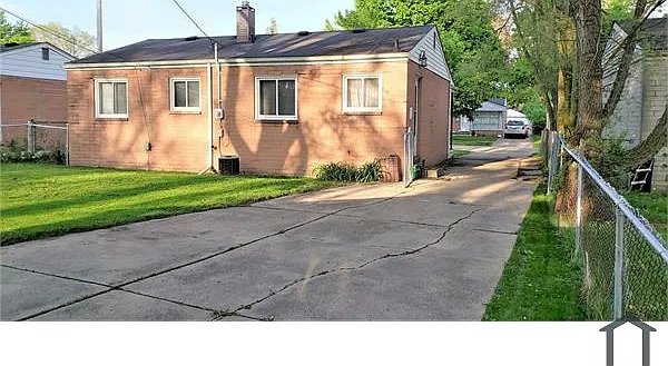 640 Calder Ave