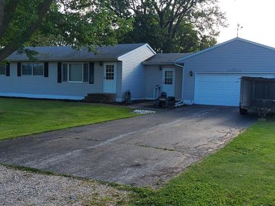 301 S 10th Ave, New Windsor, IL, 61465