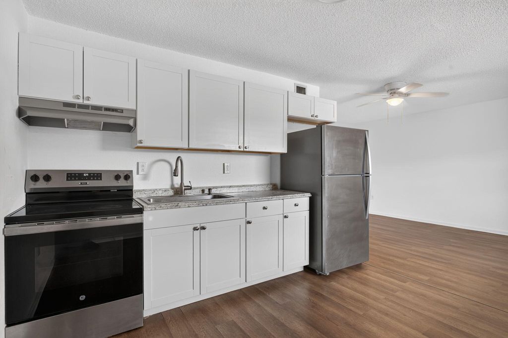 1300 NW 2nd Ave APT 12, photo 3