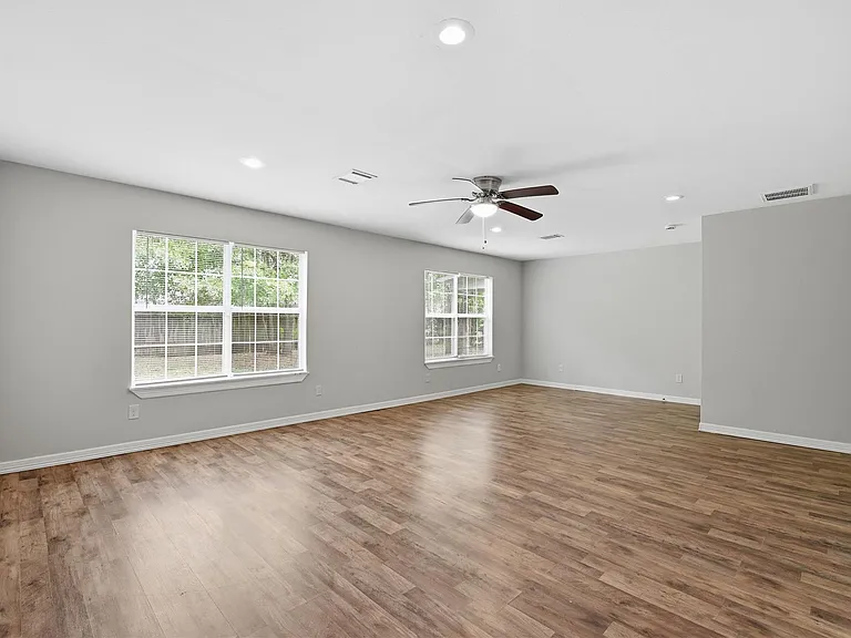 6203 Gaston St — Photo 13