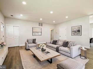 209 Parkinson Ave, Hamilton, NJ 08610