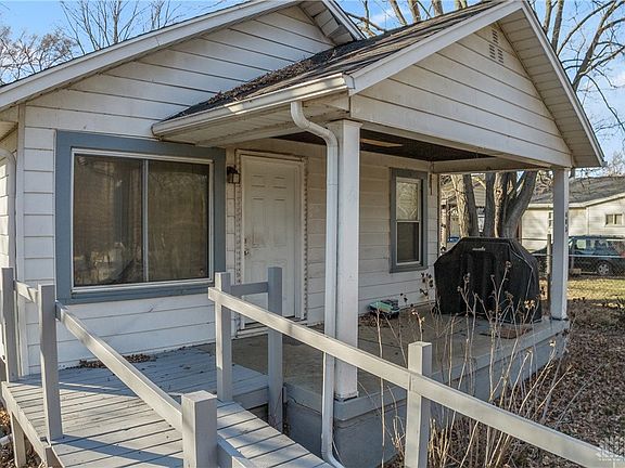 2nd image of 485 Glendean Ave