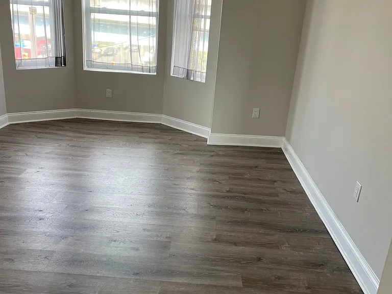 5046 Market St — Photo 11