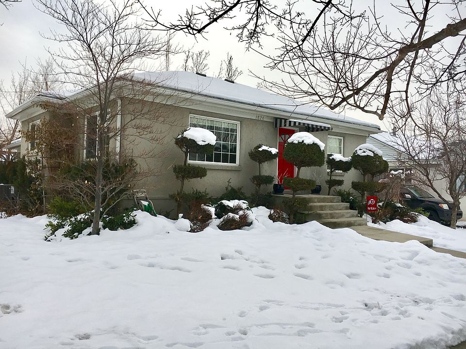 Corner lot