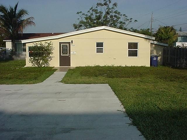 2nd image of 107 NE 4th Ave