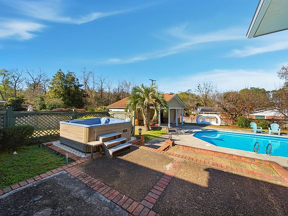 2nd image of 2116 Durham Dr