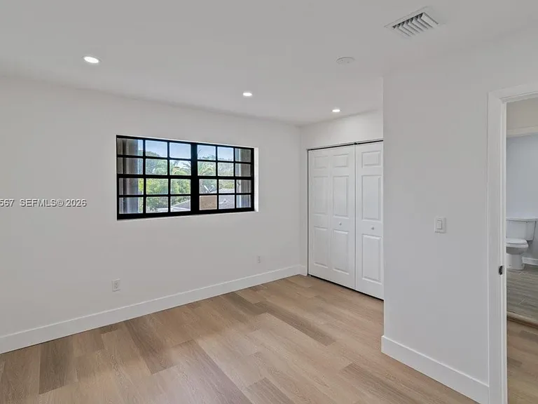 1409 NW 44th St #B — Photo 13