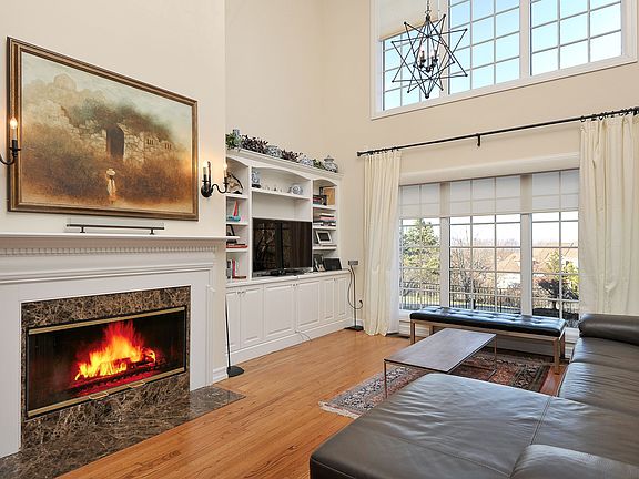 4th image of 84 Brookwood Dr