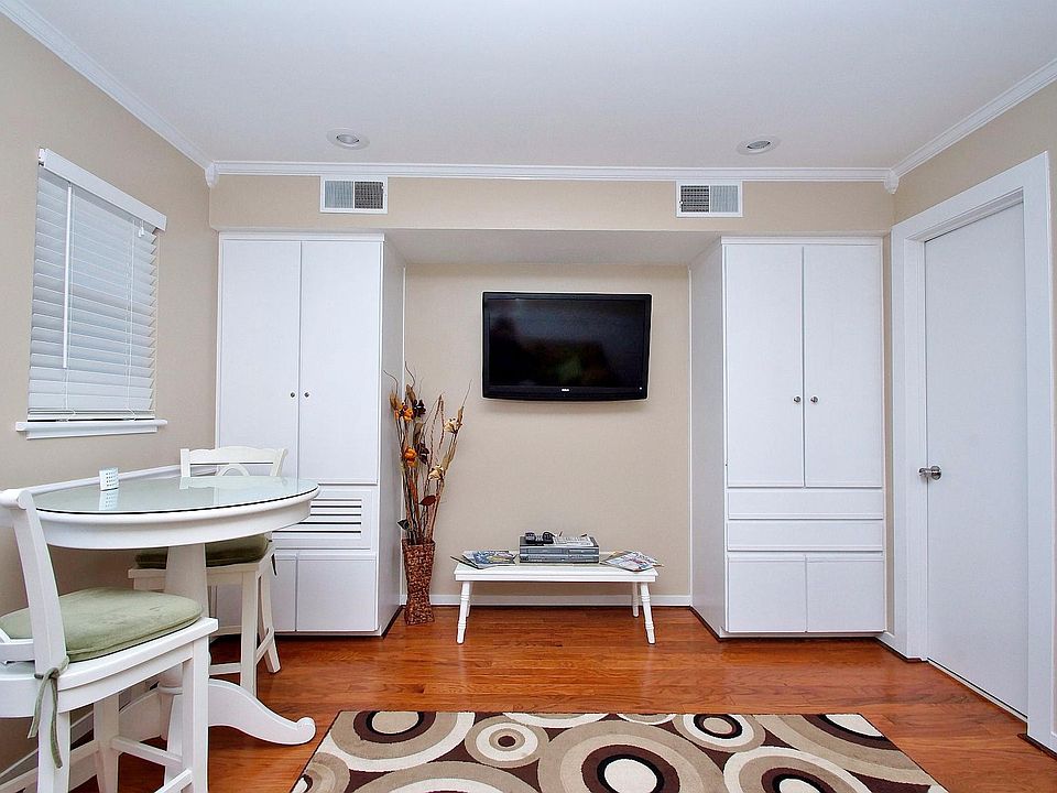 1st image of 1089 Bluewater Dr #508