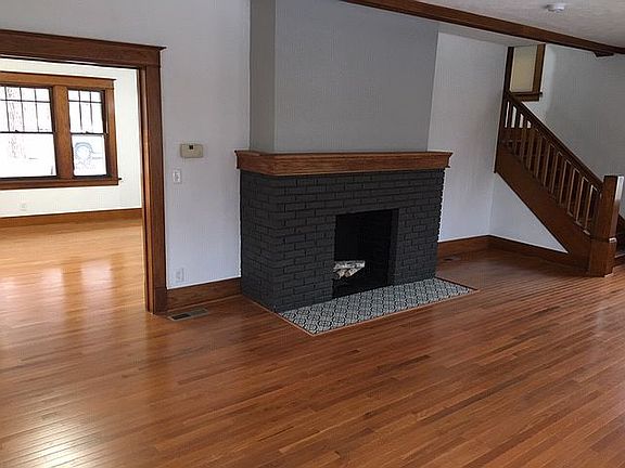 3rd image of 2701 Sewell St