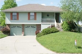 1st image of 1219 NE Richardson Pl