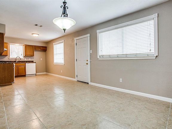 3rd image of 2734 Cumberland Dr