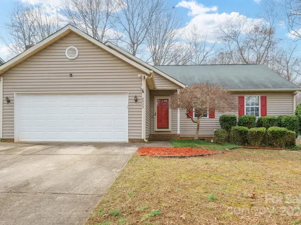6023 Acadian Woods Dr, Charlotte, NC 28227